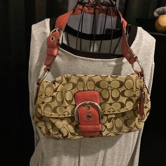 Coach Handbags - Coach Signature Soho purse
